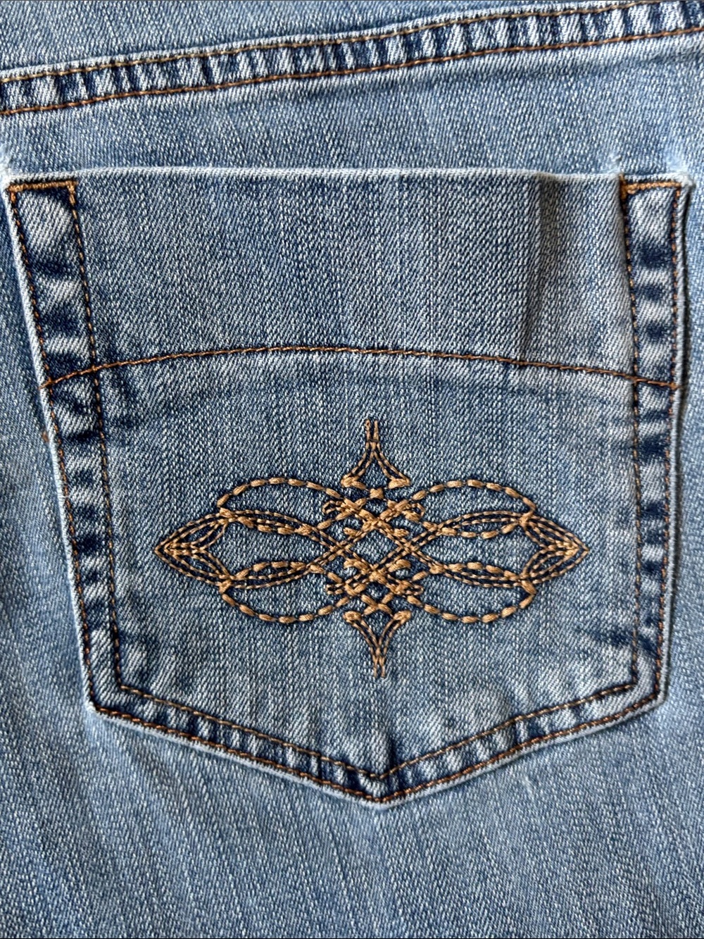 Modern bootcut levi - Picture 6 of 7